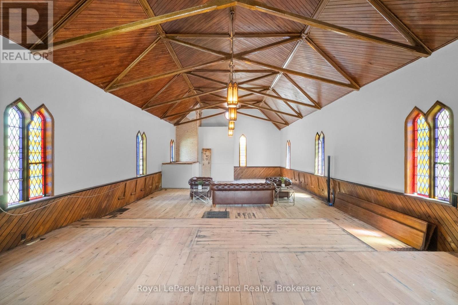 10 Jessie Street, Huron-Kinloss, Ontario  N0G 2R0 - Photo 6 - X12145613