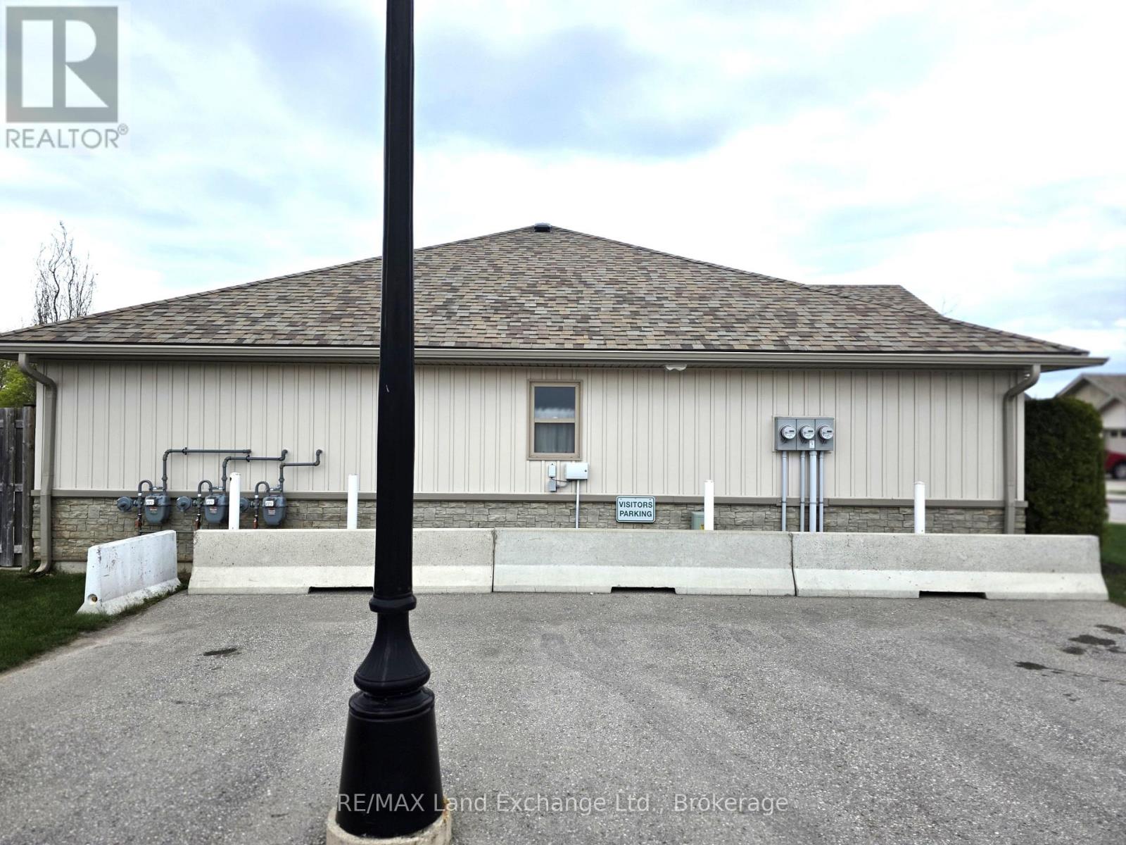 1 - 264 Saratoga Road, Kincardine, Ontario  N2Z 0C8 - Photo 12 - X12145673