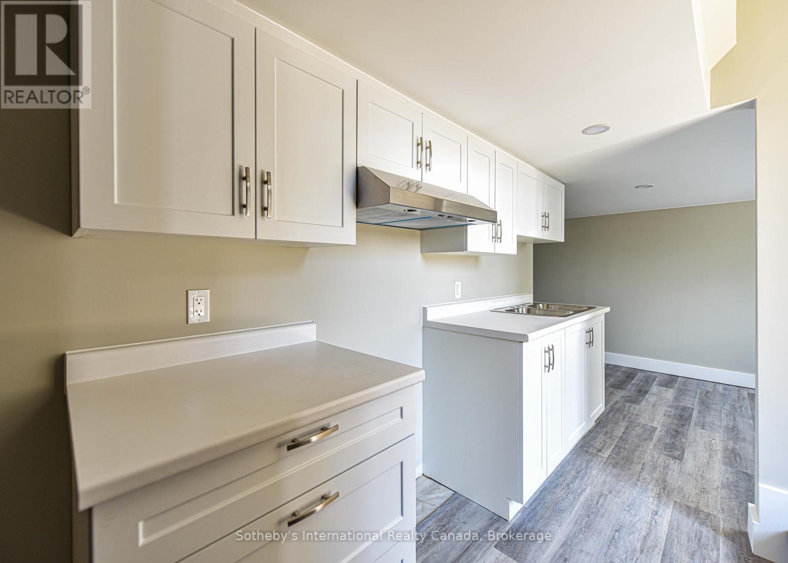 177 Parkview Avenue, Orillia, Ontario  L3V 4M4 - Photo 4 - S12145820
