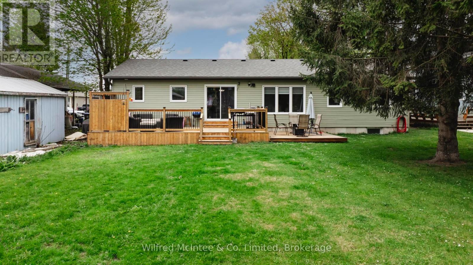 270 Albert Street, Huron East, Ontario  N0G 1H0 - Photo 27 - X12146170