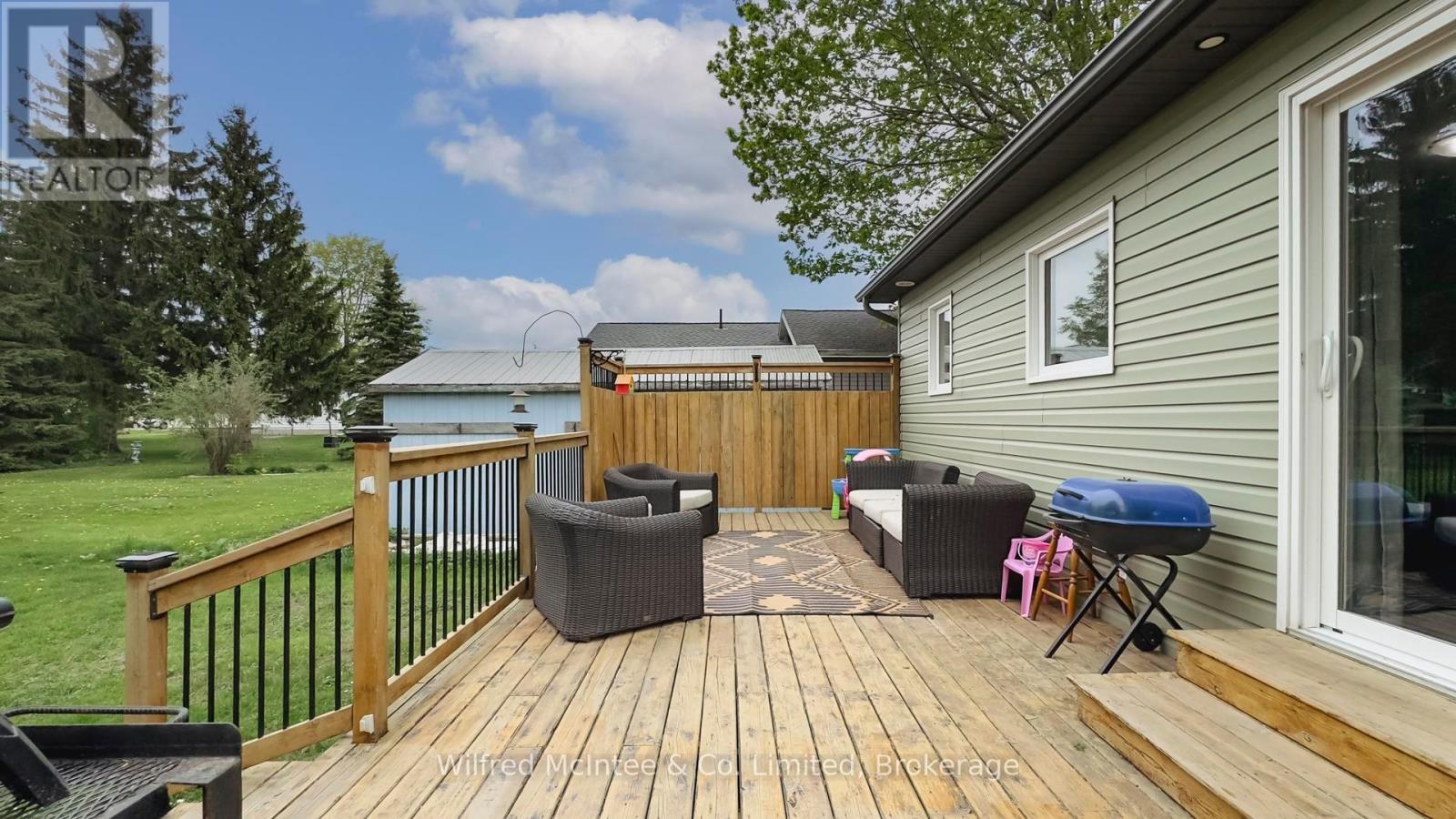 270 Albert Street, Huron East, Ontario  N0G 1H0 - Photo 29 - X12146170