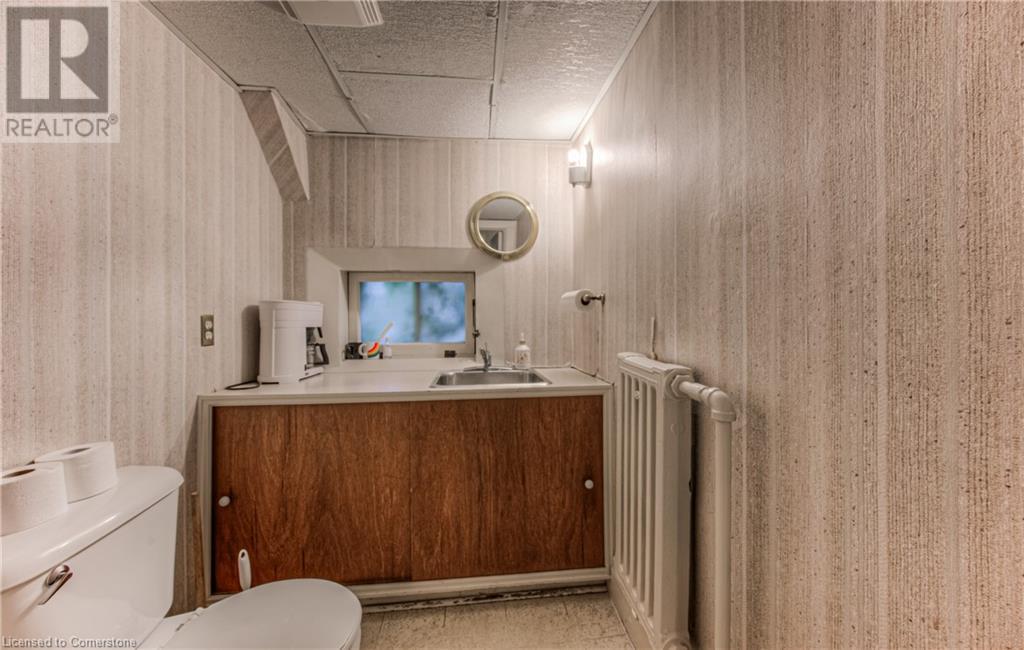 9 Ahrens Street W, Kitchener, Ontario  N2H 4B6 - Photo 19 - 40728604