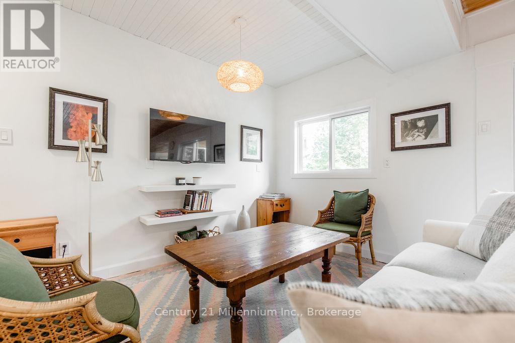 1046 Pine Lake Shores Private, Bracebridge, Ontario  P0B 1A0 - Photo 10 - X12147743