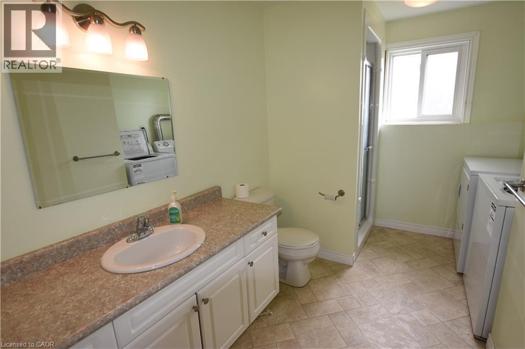 75 Pine Street S, Thorold, Ontario  L2V 3L8 - Photo 9 - 40725700