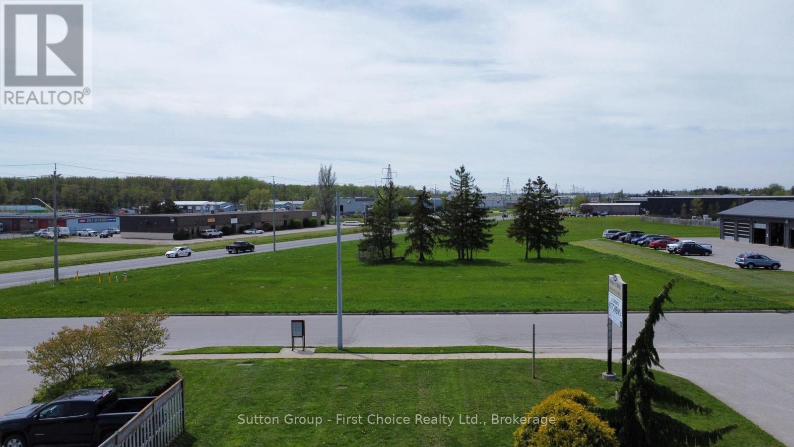 360 Home Street, Stratford, Ontario  N5A 2A5 - Photo 4 - X12149074