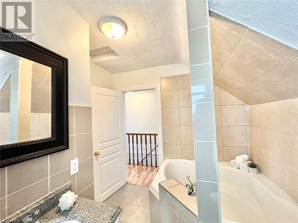 305 Patricia Avenue, Kitchener, Ontario  N2M 1K2 - Photo 19 - 40725311