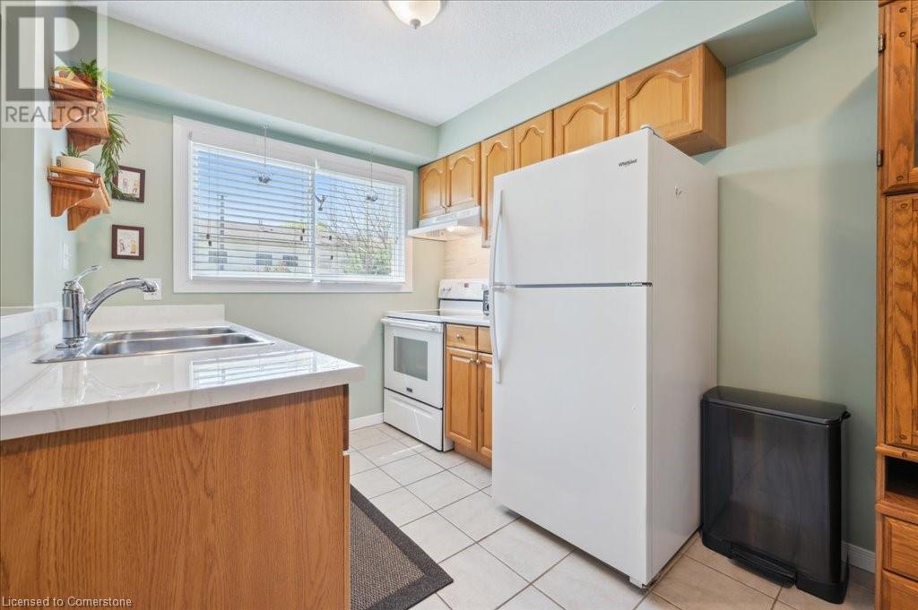 211 Veronica Drive Unit# 29, Kitchener, Ontario  N2A 2R8 - Photo 4 - 40729008
