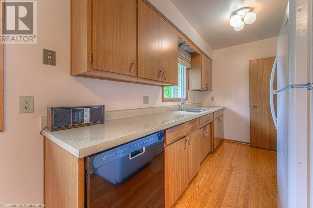 254 Village Road, Kitchener, Ontario  N2M 4L4 - Photo 16 - 40727959
