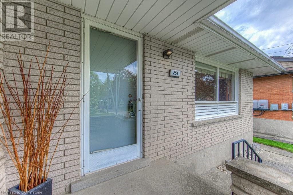 254 Village Road, Kitchener, Ontario  N2M 4L4 - Photo 3 - 40727959