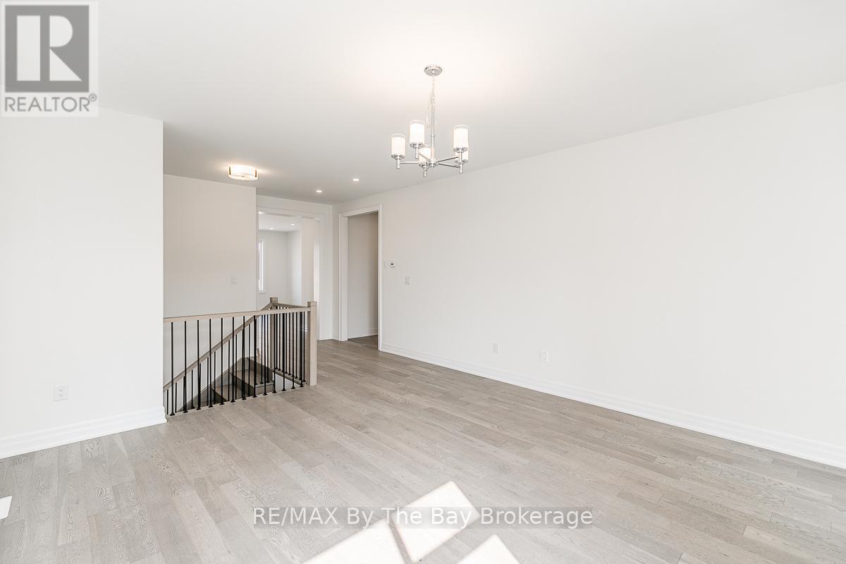 3 Rosanne Circle, Wasaga Beach, Ontario  L9Z 0N4 - Photo 7 - S12149653