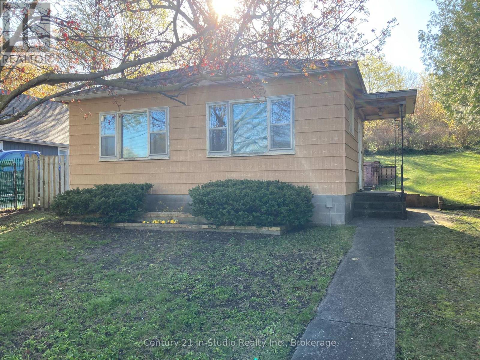 897 Mcdonald Avenue, Kincardine, Ontario  N2Z 1A5 - Photo 16 - X12149734