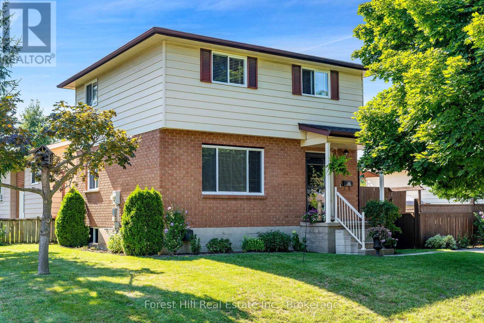 10 Leslie Drive, Collingwood, Ontario  L9Y 4P2 - Photo 1 - S12149758