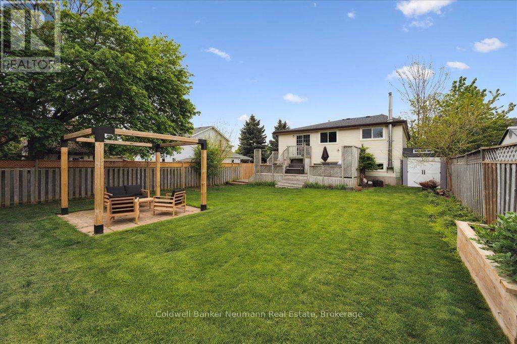 102 Barnicke Drive, Cambridge, Ontario  N3C 3M4 - Photo 20 - X12149831