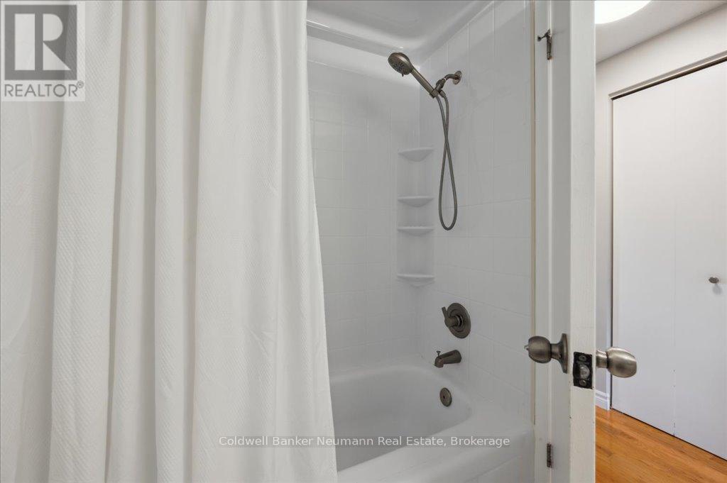 102 Barnicke Drive, Cambridge, Ontario  N3C 3M4 - Photo 33 - X12149831