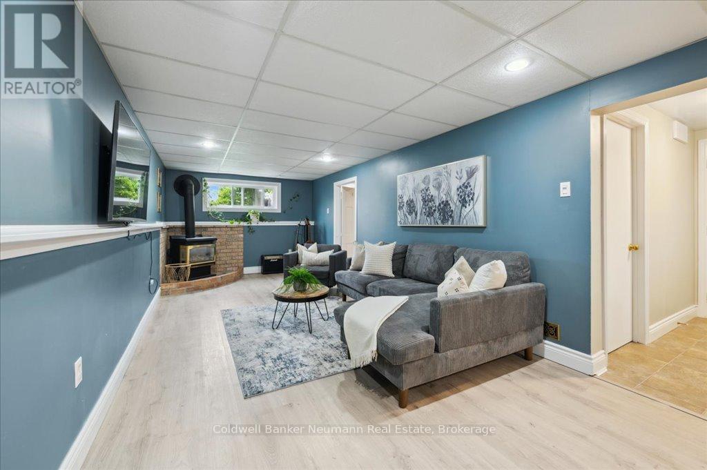 102 Barnicke Drive, Cambridge, Ontario  N3C 3M4 - Photo 34 - X12149831