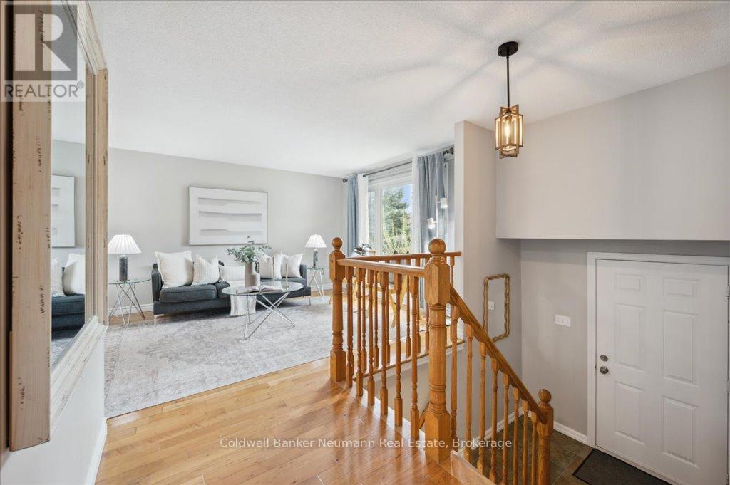 102 Barnicke Drive, Cambridge, Ontario  N3C 3M4 - Photo 4 - X12149831