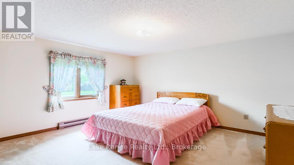 486 Havelock Street, Huron-Kinloss, Ontario  N0G 2H0 - Photo 11 - X12150022