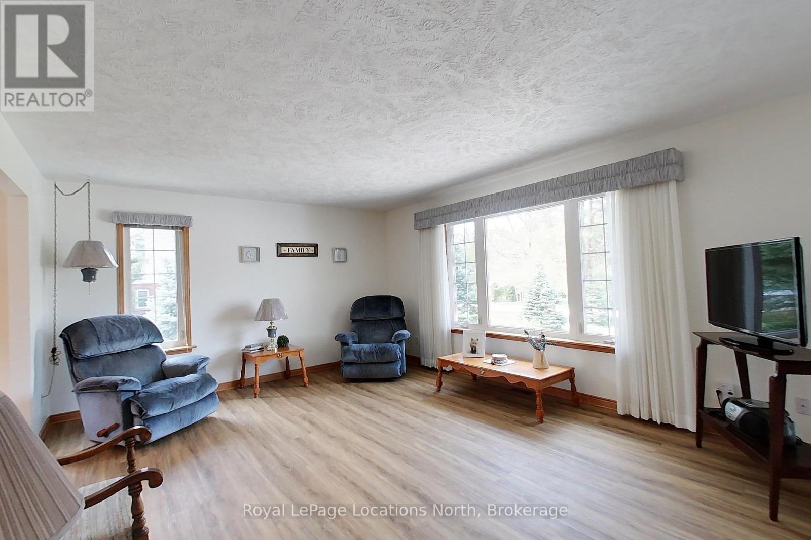 30 Pine Tree Drive, South Bruce Peninsula, Ontario  N0H 1P0 - Photo 14 - X12150422