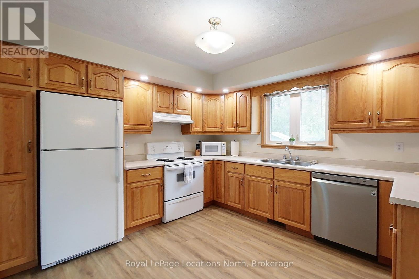 30 Pine Tree Drive, South Bruce Peninsula, Ontario  N0H 1P0 - Photo 19 - X12150422