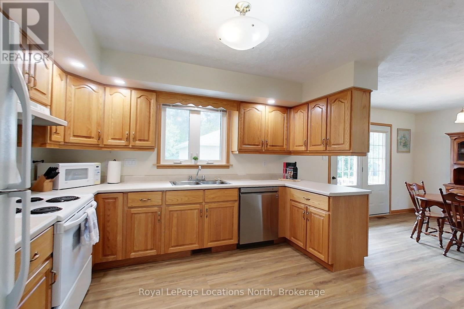 30 Pine Tree Drive, South Bruce Peninsula, Ontario  N0H 1P0 - Photo 20 - X12150422