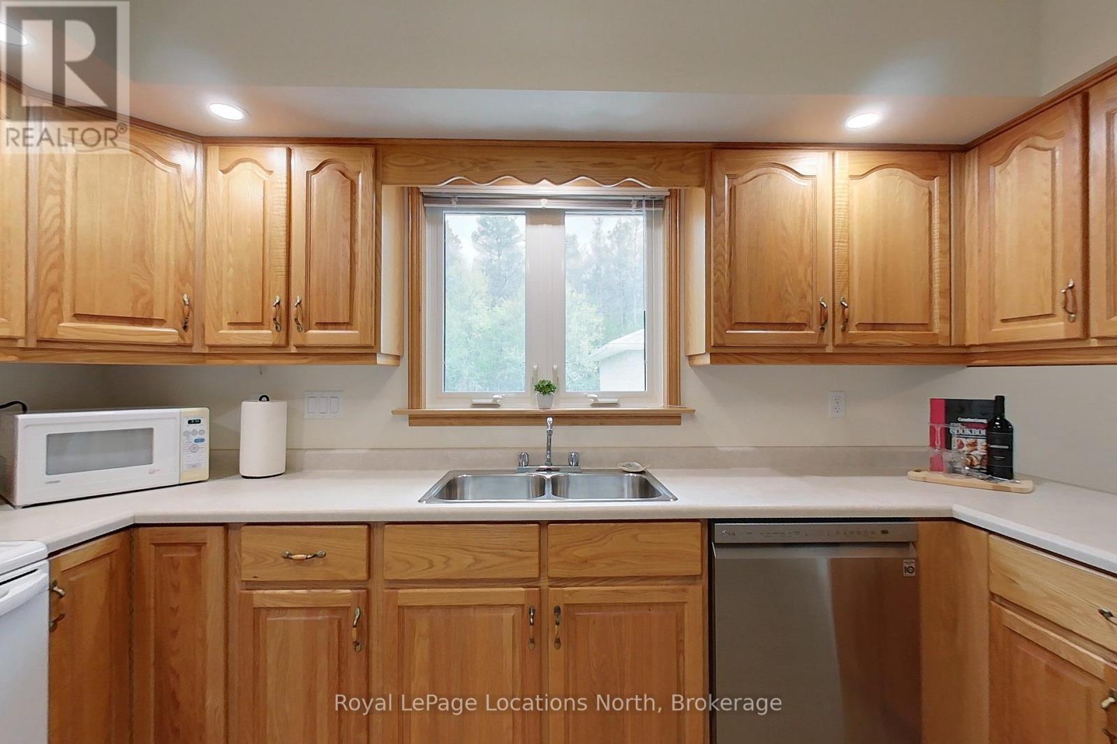 30 Pine Tree Drive, South Bruce Peninsula, Ontario  N0H 1P0 - Photo 21 - X12150422