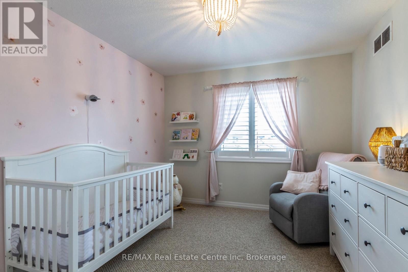 358 Salisbury Avenue, Cambridge, Ontario  N1S 0A2 - Photo 21 - X12150848
