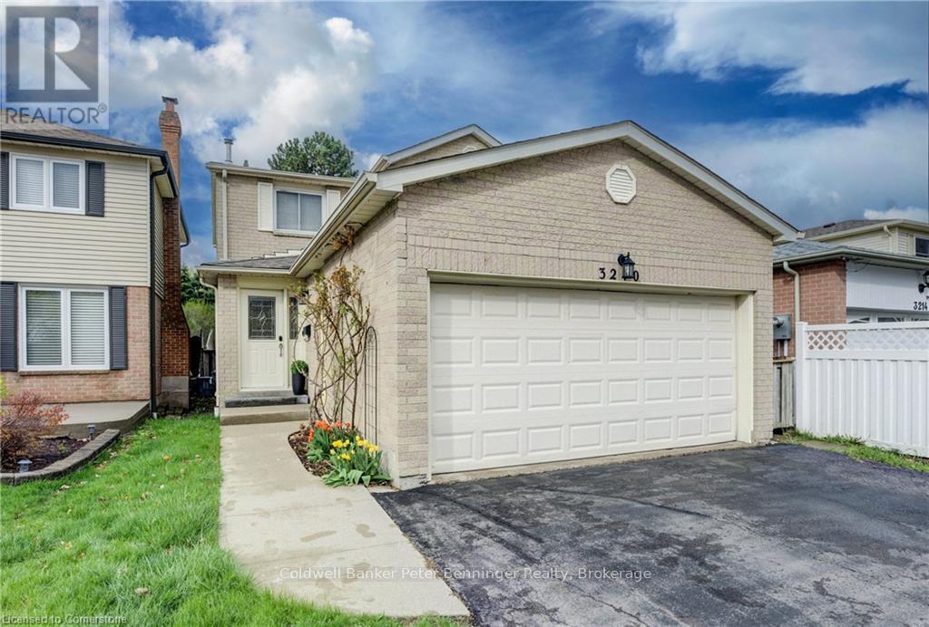 3210 Anderson Crescent, Mississauga, Ontario  L5N 2Y5 - Photo 2 - W12151133