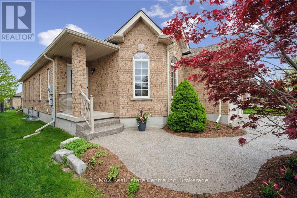 35 Ingram Drive, Guelph, Ontario  N1E 0B1 - Photo 2 - X12151177