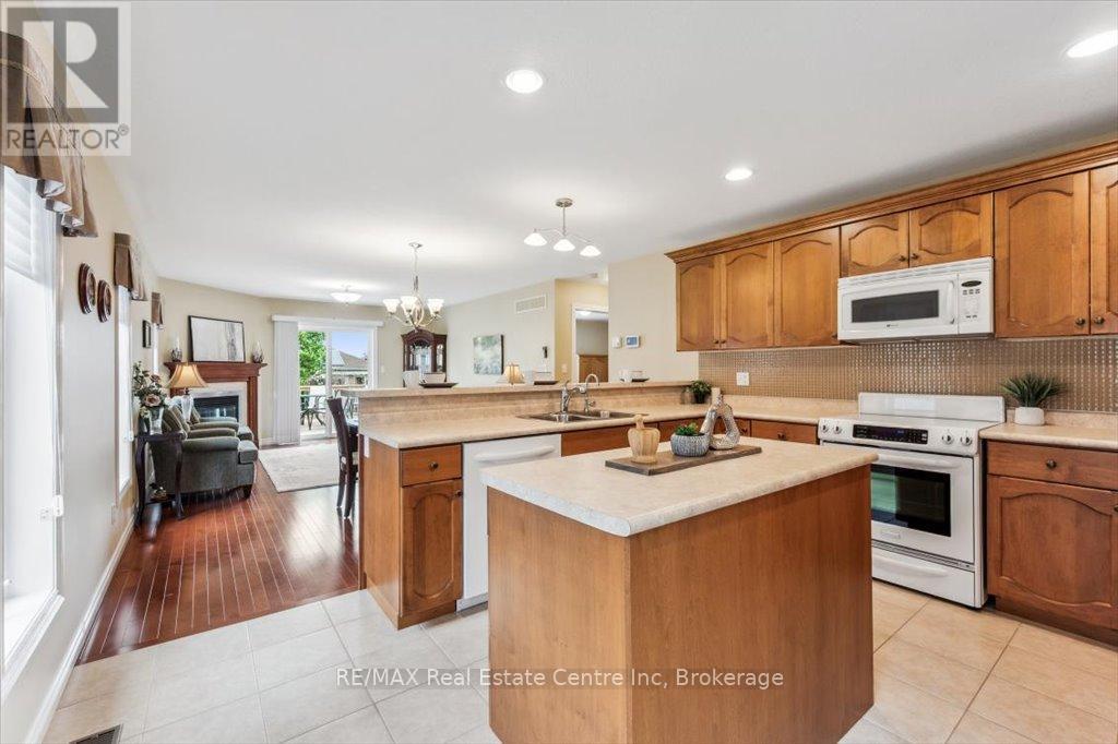 35 Ingram Drive, Guelph, Ontario  N1E 0B1 - Photo 3 - X12151177