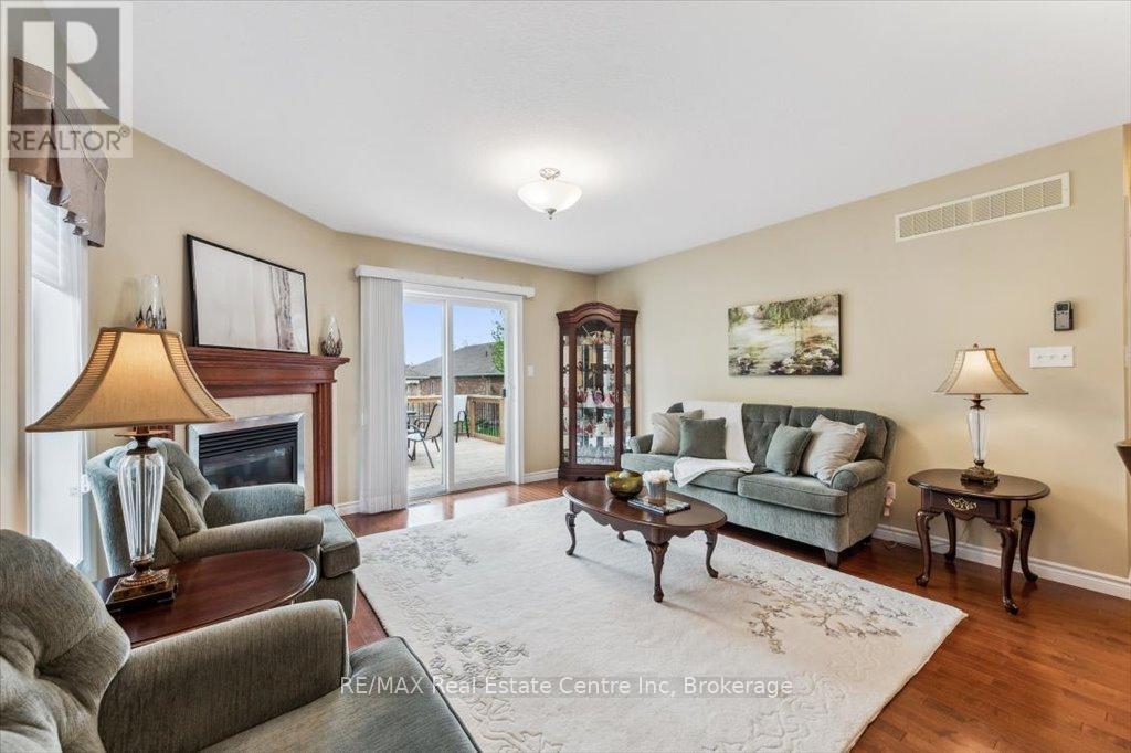 35 Ingram Drive, Guelph, Ontario  N1E 0B1 - Photo 9 - X12151177