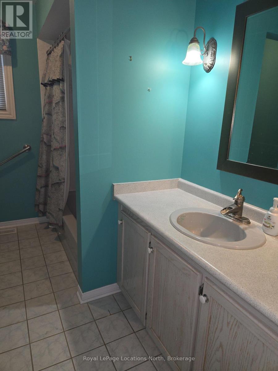 21 Langevin Drive, Wasaga Beach, Ontario  L9Z 1C6 - Photo 26 - S12151229