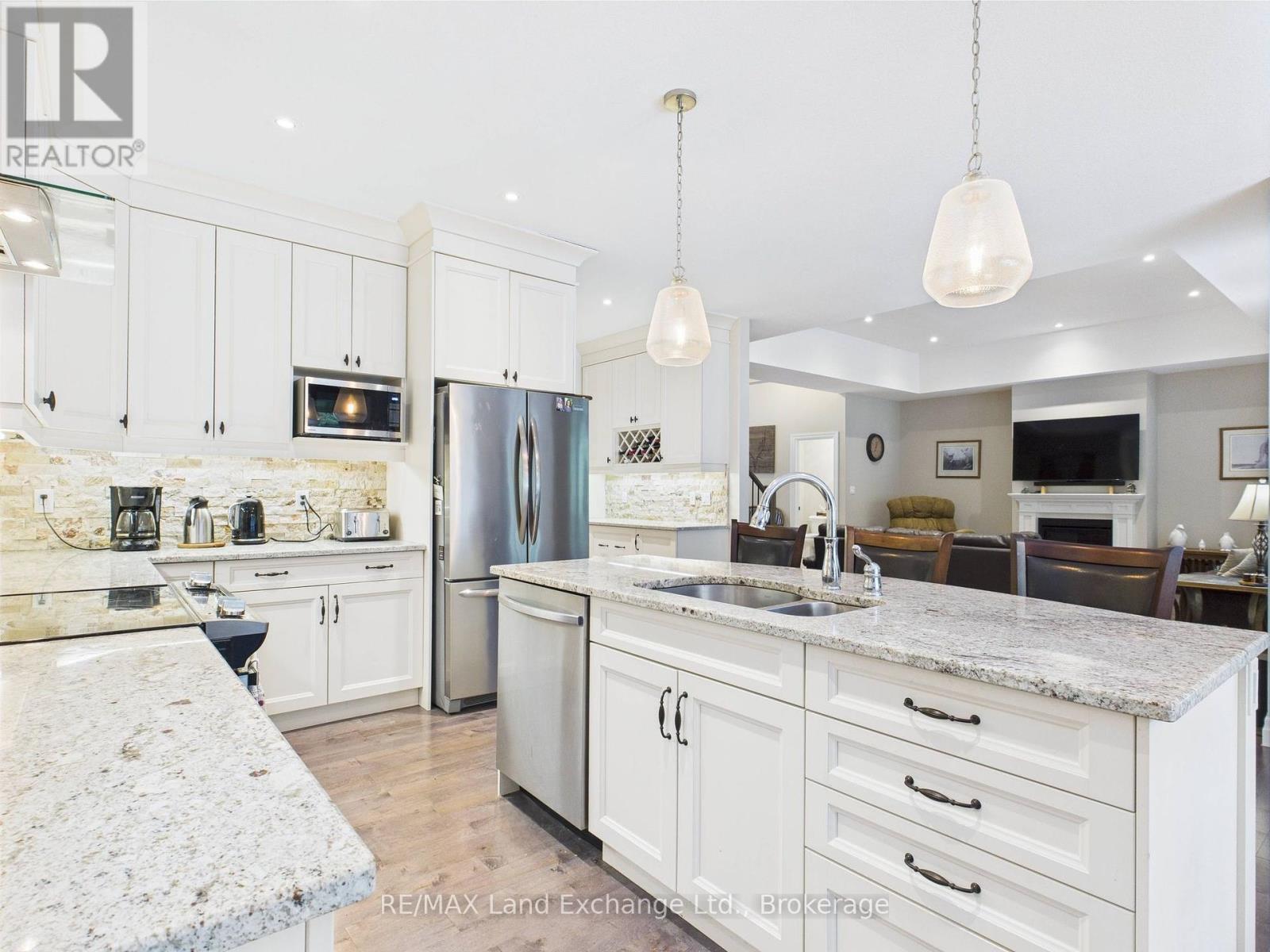 158 Upper Lorne Beach Road, Kincardine, Ontario  N0G 2T0 - Photo 12 - X12151286