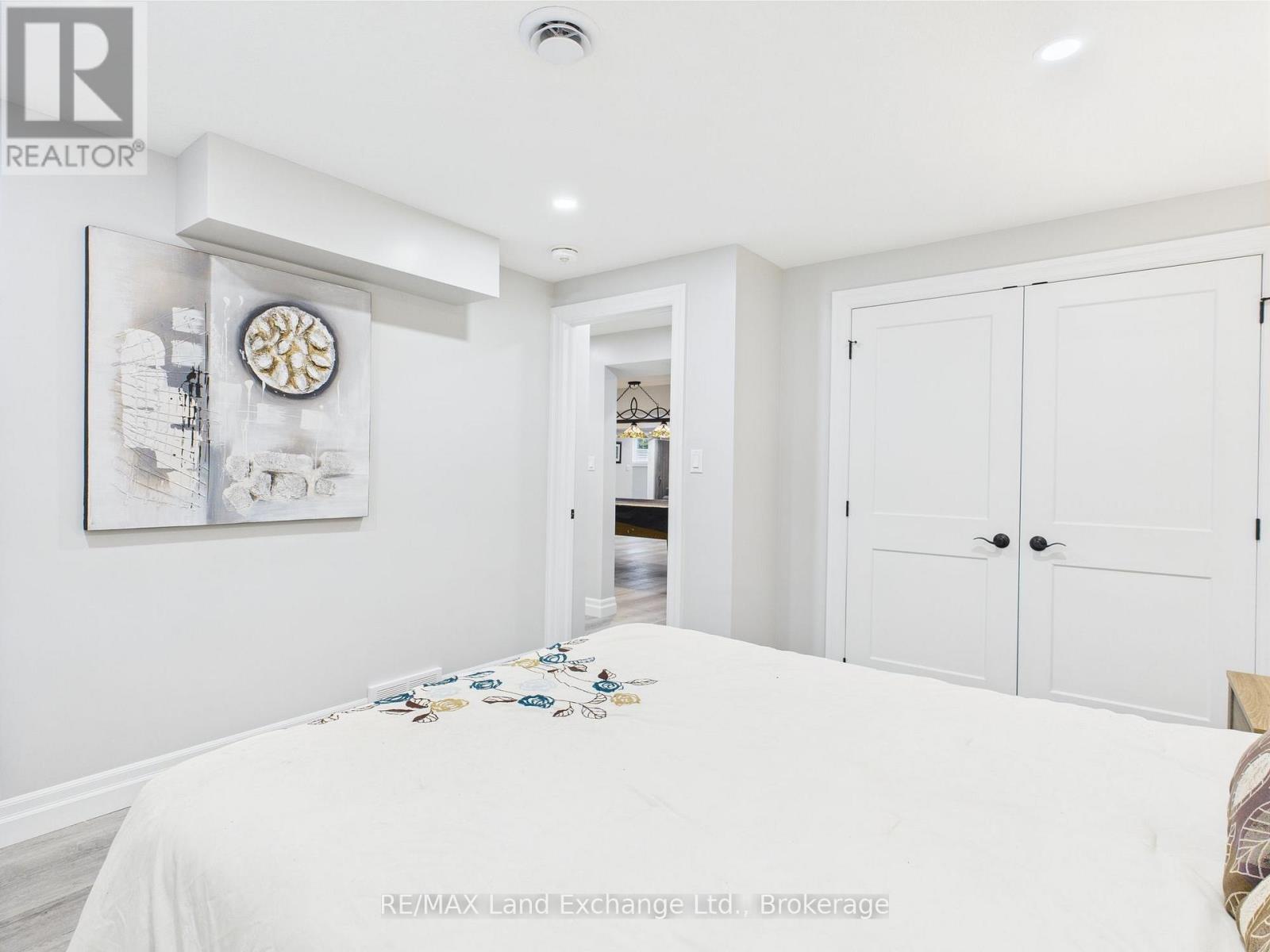 158 Upper Lorne Beach Road, Kincardine, Ontario  N0G 2T0 - Photo 34 - X12151286