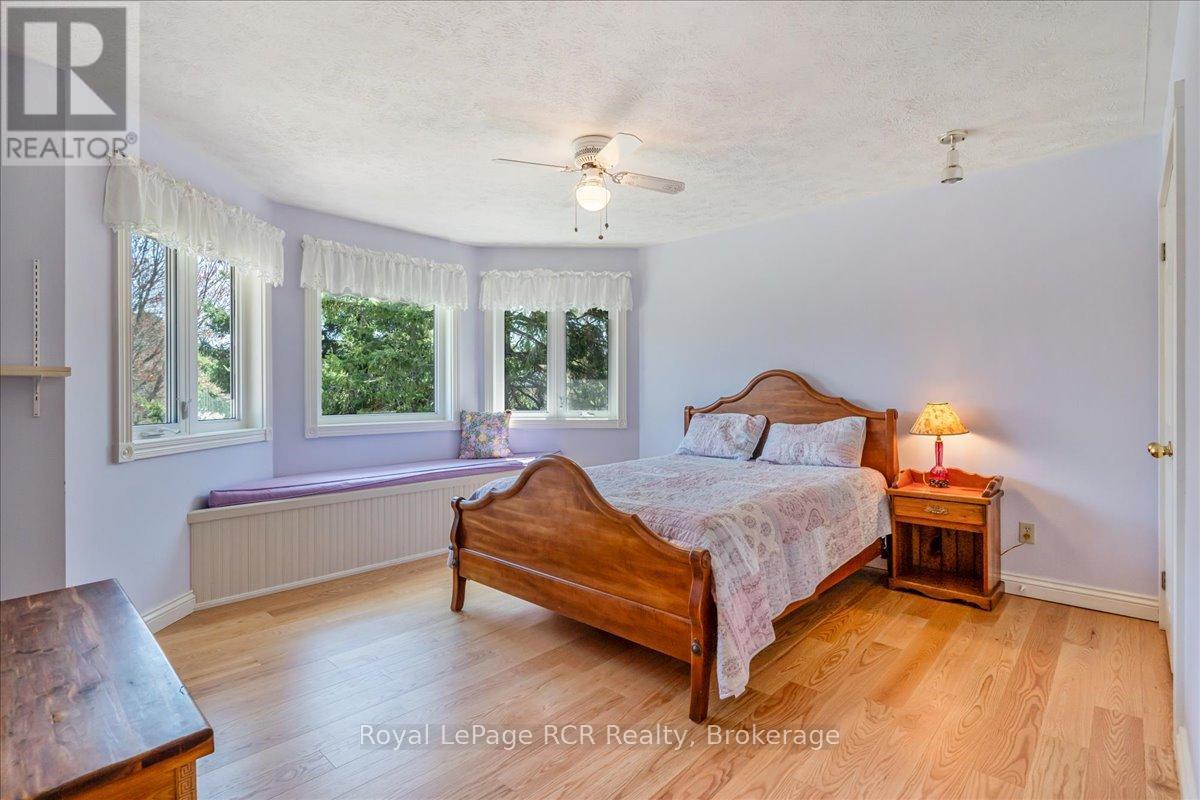 174 Forest Hill Drive, Georgian Bluffs, Ontario  N4K 5N6 - Photo 32 - X12151331