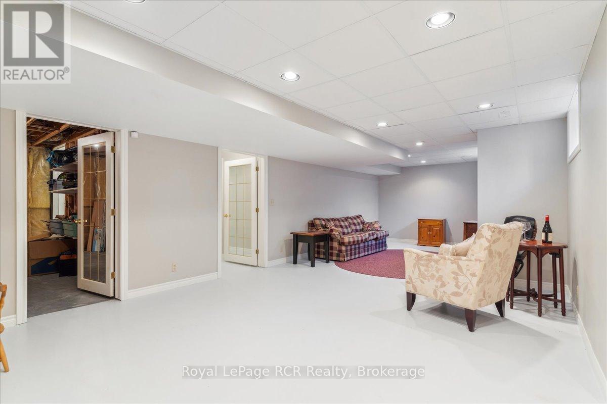 174 Forest Hill Drive, Georgian Bluffs, Ontario  N4K 5N6 - Photo 41 - X12151331