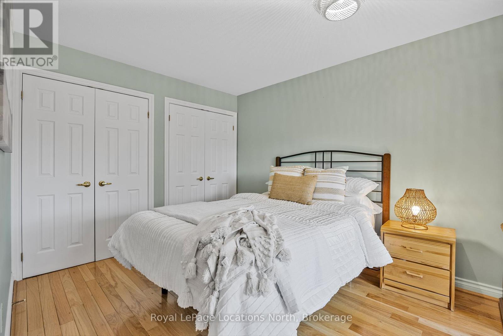 380 Shore Lane, Wasaga Beach, Ontario  L9Z 2H6 - Photo 11 - S12151449