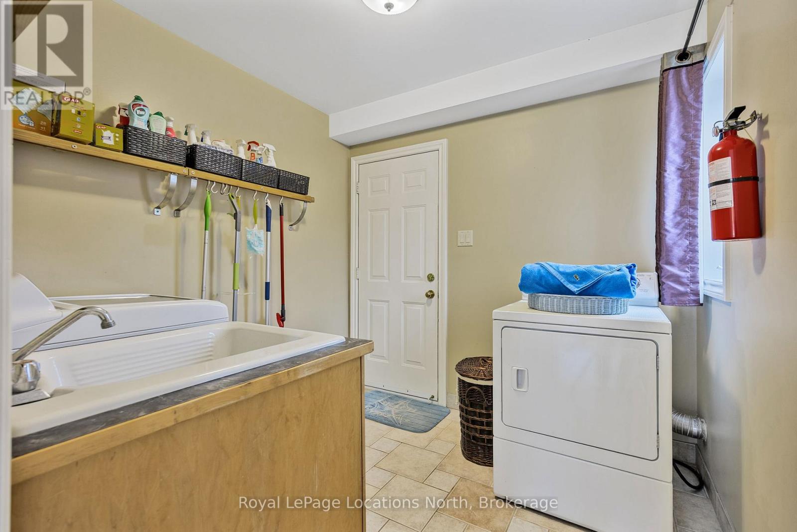 380 Shore Lane, Wasaga Beach, Ontario  L9Z 2H6 - Photo 25 - S12151449