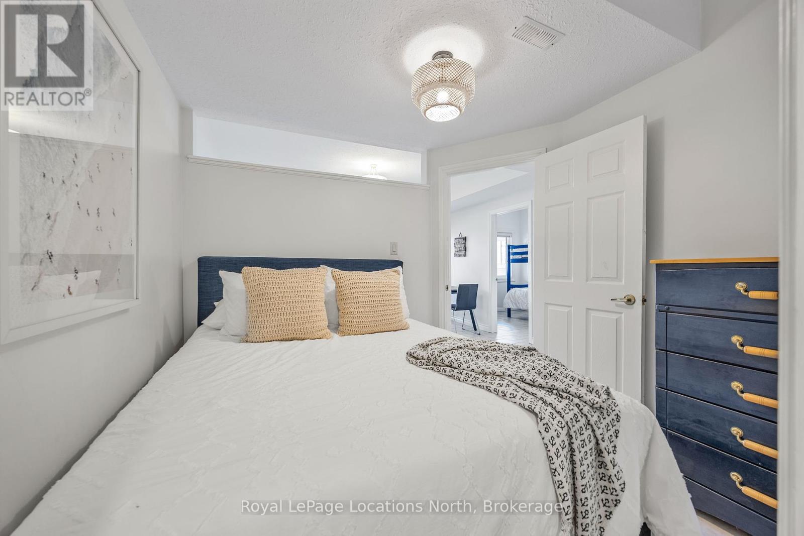 380 Shore Lane, Wasaga Beach, Ontario  L9Z 2H6 - Photo 27 - S12151449