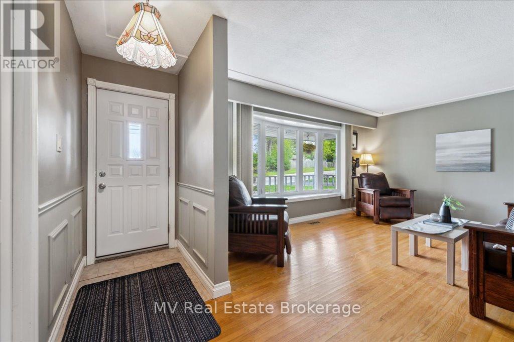435 Scotland Street, Centre Wellington, Ontario  N1M 2B7 - Photo 5 - X12151452