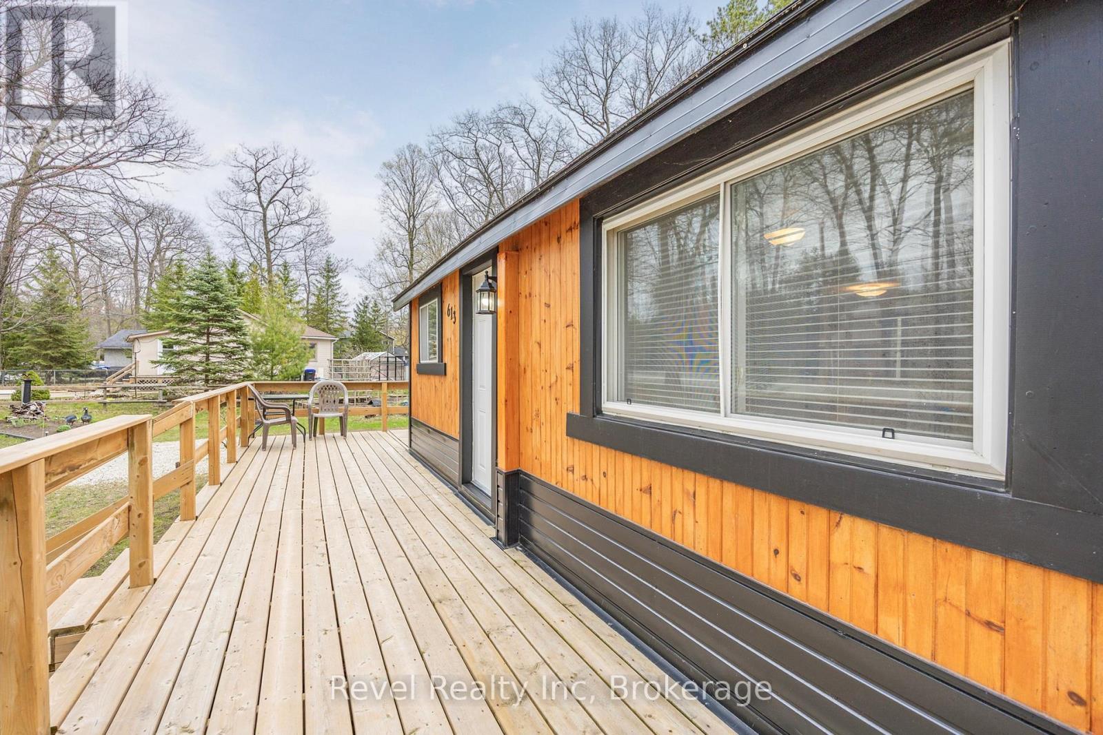 613 Oxbow Park Drive, Wasaga Beach, Ontario  L9Z 2V2 - Photo 13 - S12151592