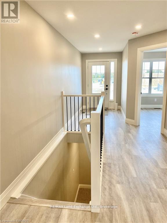 98 Eagle Court, Saugeen Shores, Ontario  N0H 2C3 - Photo 11 - X12151581