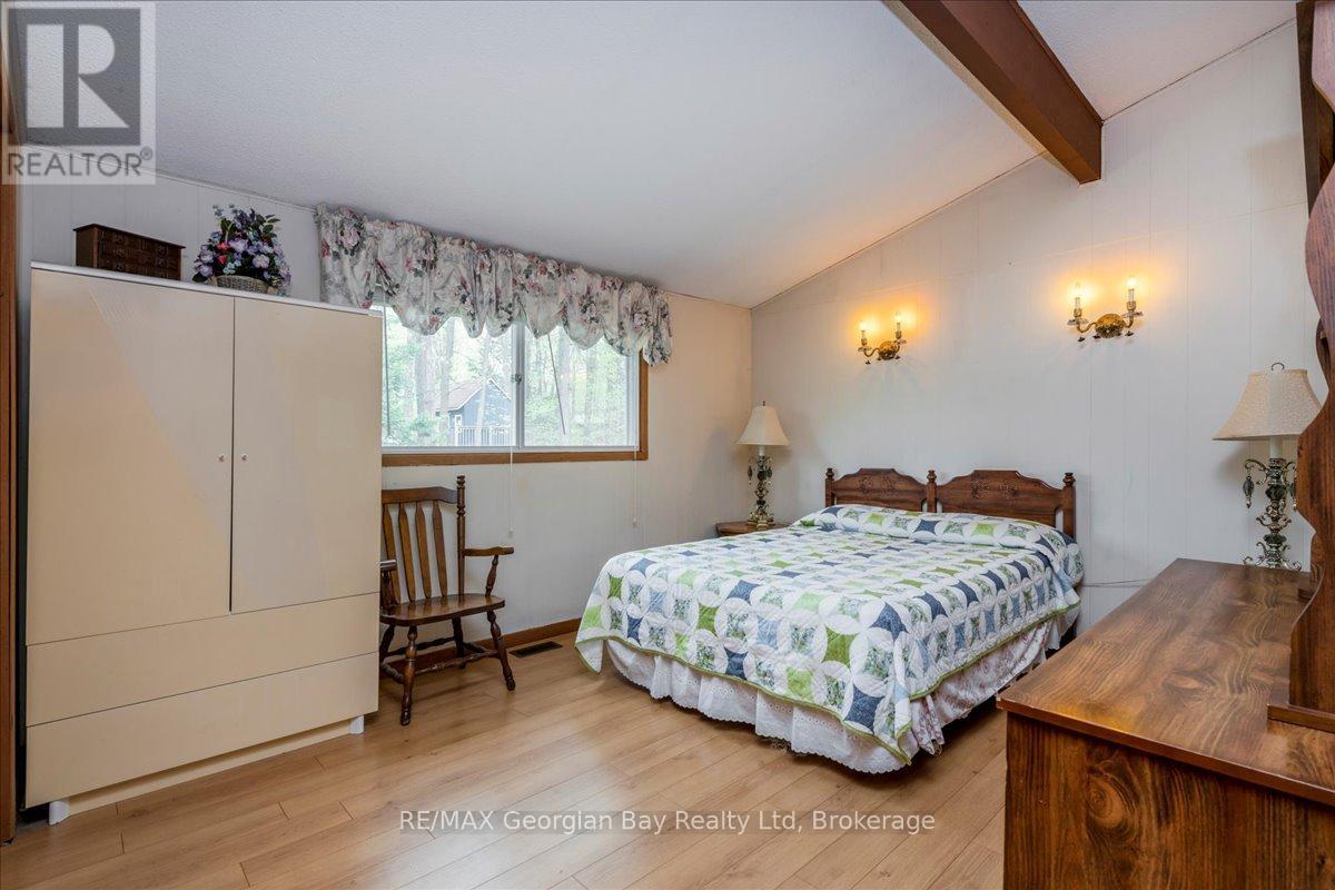 25 Tall Pines Drive W, Tiny, Ontario  L9M 0H4 - Photo 17 - S12151741
