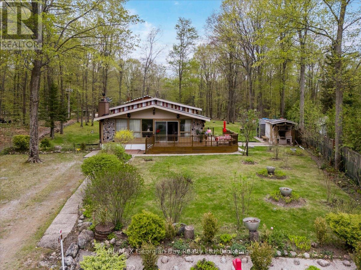25 Tall Pines Drive W, Tiny, Ontario  L9M 0H4 - Photo 2 - S12151741