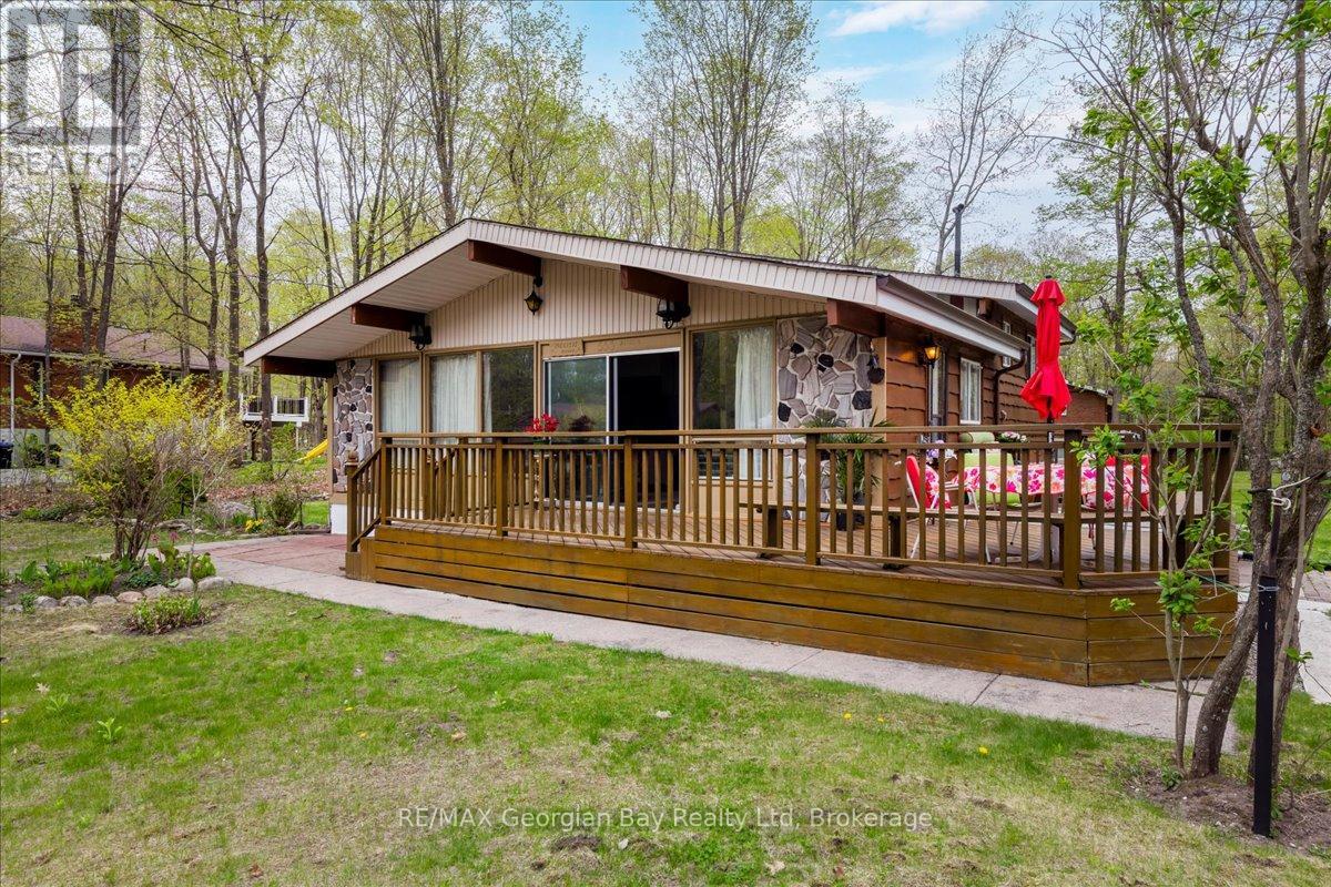 25 Tall Pines Drive W, Tiny, Ontario  L9M 0H4 - Photo 4 - S12151741