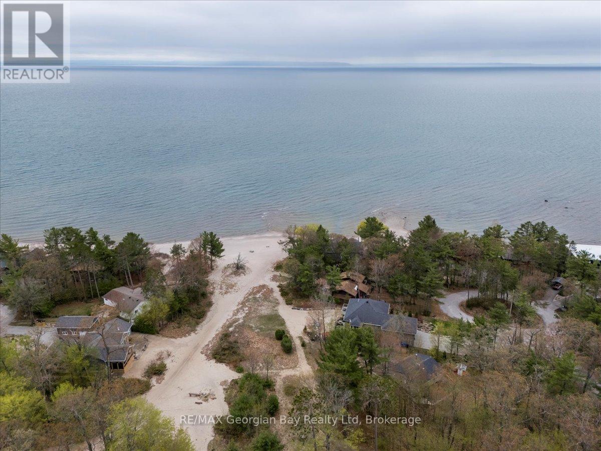 25 Tall Pines Drive W, Tiny, Ontario  L9M 0H4 - Photo 8 - S12151741