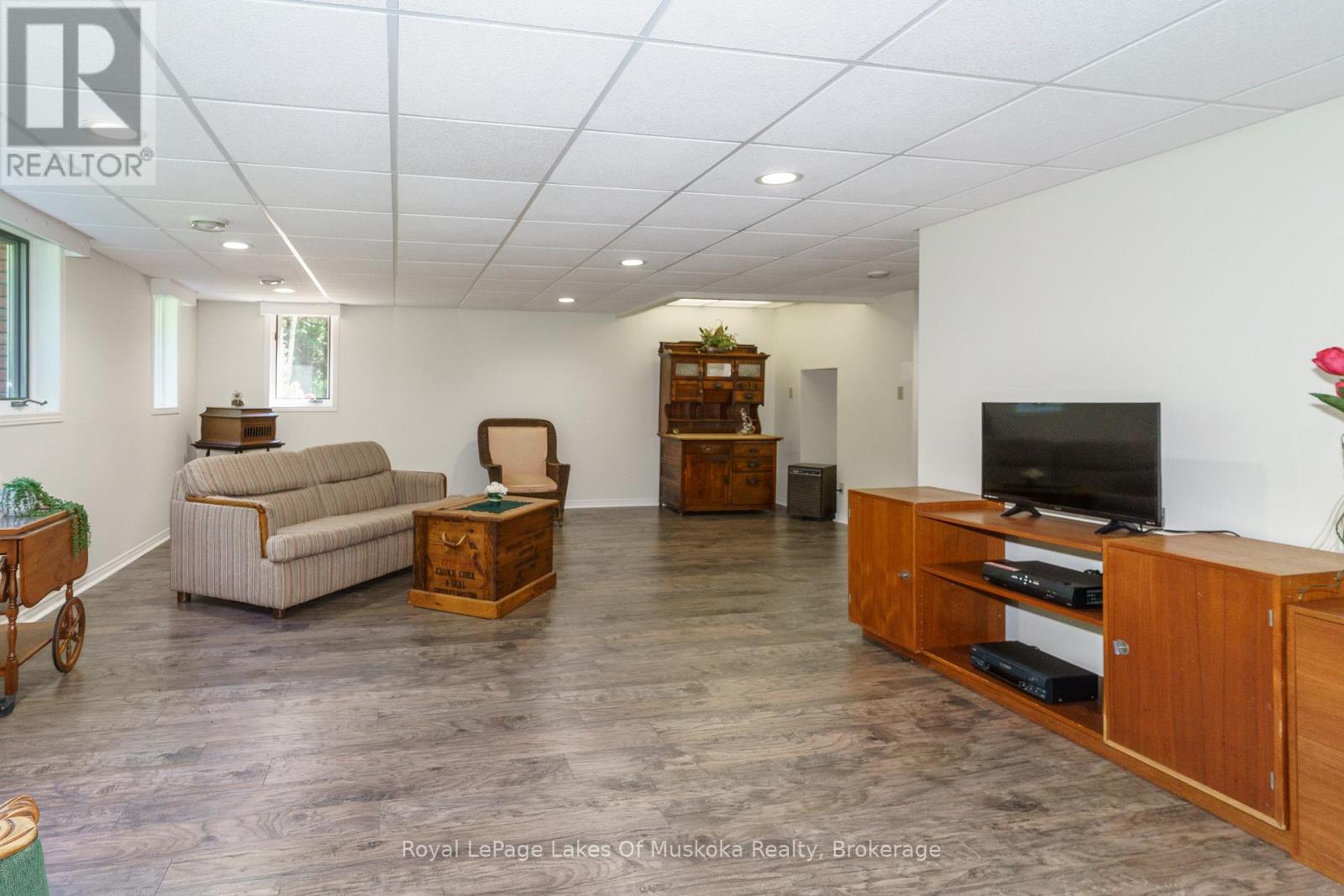 1020 Amelia Crescent, Gravenhurst, Ontario  P0E 1G0 - Photo 27 - X12151628