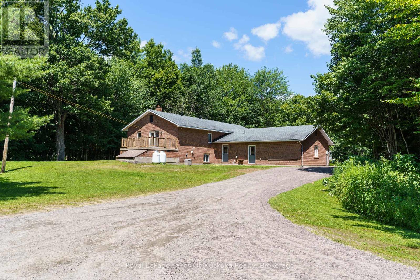 1020 Amelia Crescent, Gravenhurst, Ontario  P0E 1G0 - Photo 33 - X12151628
