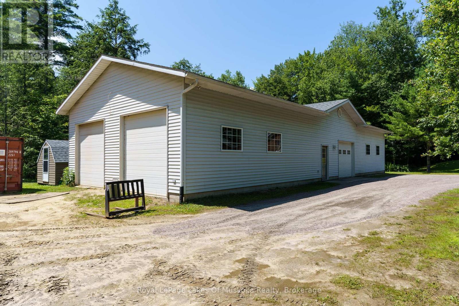 1020 Amelia Crescent, Gravenhurst, Ontario  P0E 1G0 - Photo 34 - X12151628