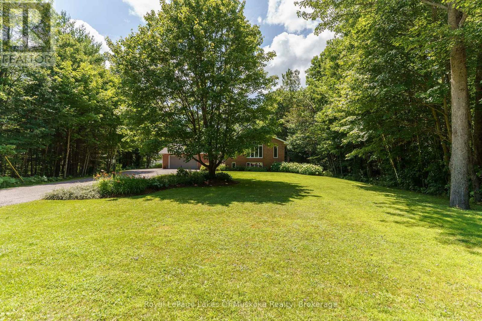 1020 Amelia Crescent, Gravenhurst, Ontario  P0E 1G0 - Photo 41 - X12151628