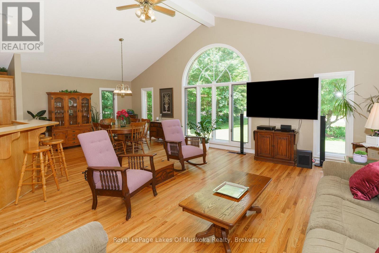 1020 Amelia Crescent, Gravenhurst, Ontario  P0E 1G0 - Photo 9 - X12151628